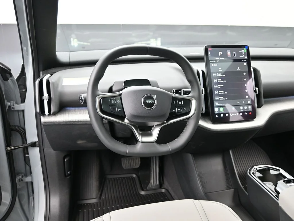 New 2026 Vapour Grey Volvo Twin Motor Cross Country Ultra image 11