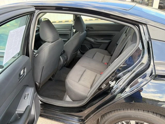 Used 2025 Super Black Clearcoat Nissan 2.5 SV image 16
