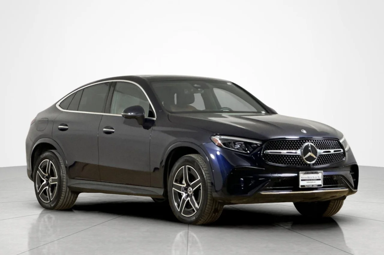 Used 2024 Nautical Blue Metallic Mercedes-Benz GLC 300 image 7