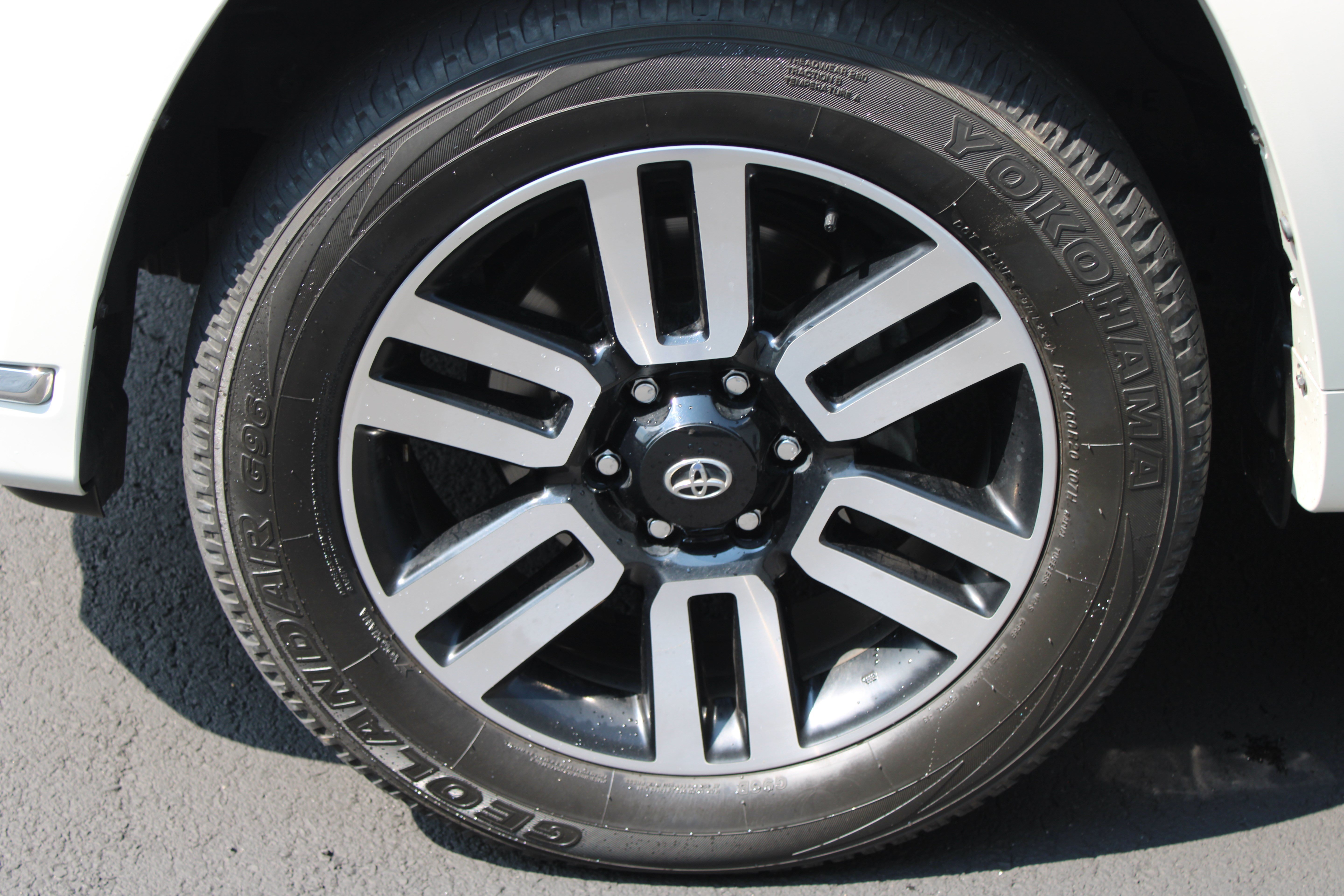 Used 2023 Blizzard Pearl Toyota Limited image 9