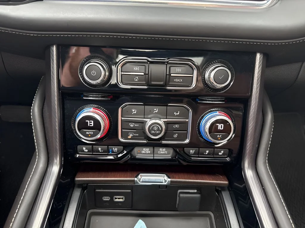 Used 2023 White Frost Tricoat GMC Denali Ultimate image 33
