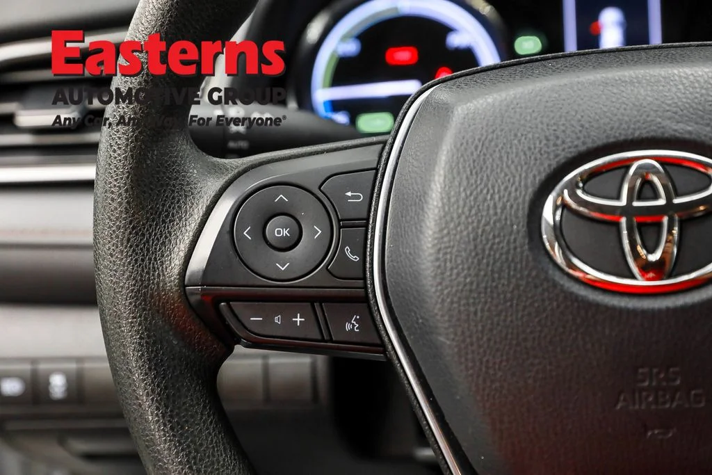 Used 2020 Silver Toyota LE image 15