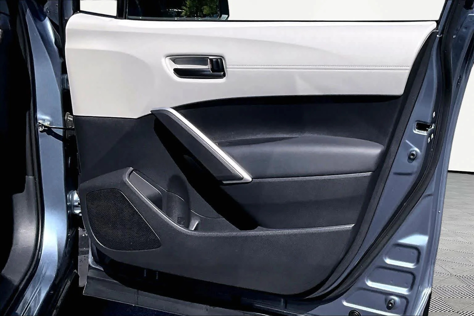 Used 2026 Celestite Toyota L image 23