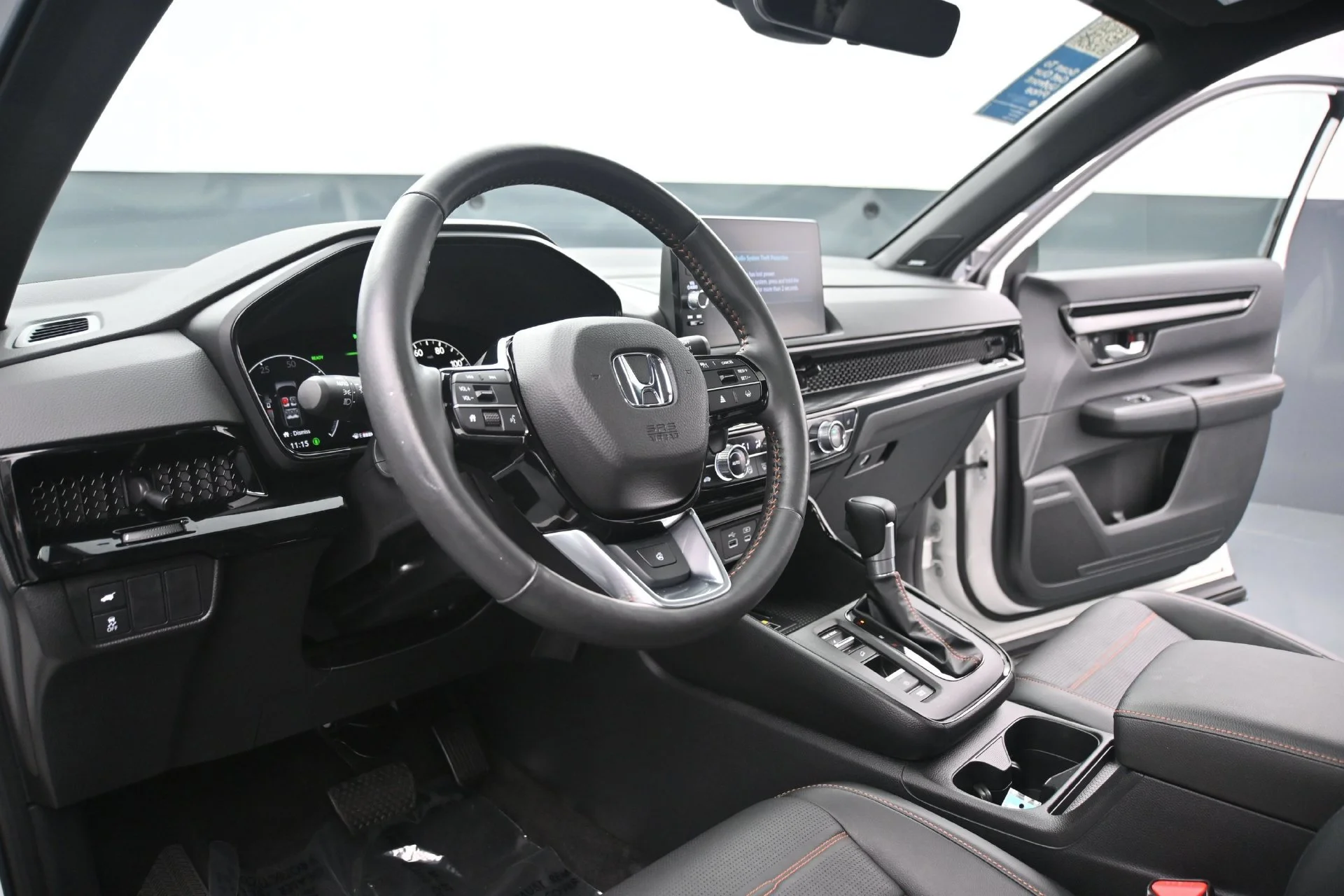 Used 2024  Honda 5D WAGON HYBRID SPORT TOURING AWD image 27
