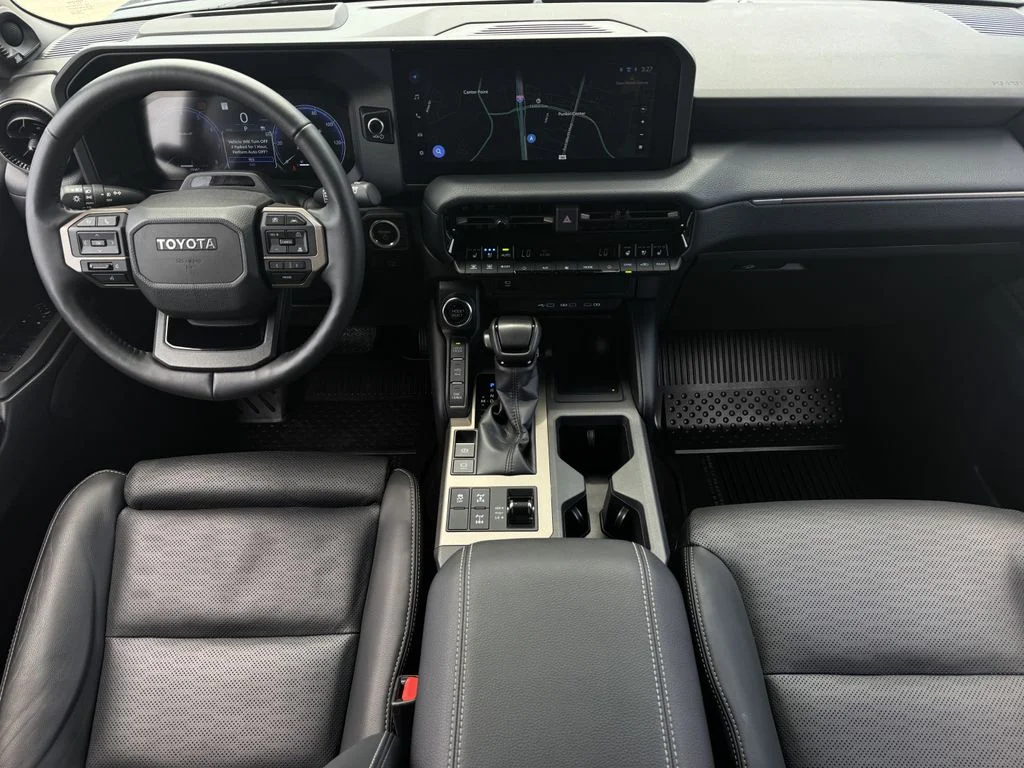 Used 2025  Toyota Base image 11