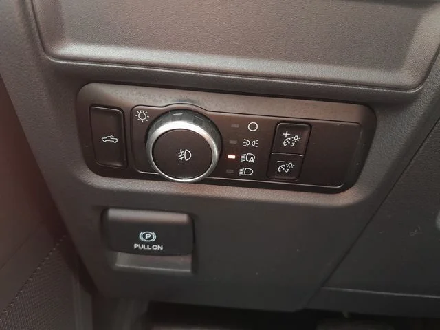 Used 2023 White Ford XL image 18