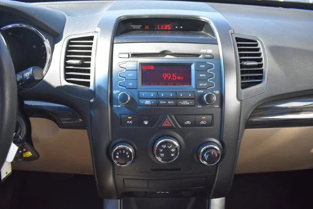 Used 2013 Red Kia LX image 25