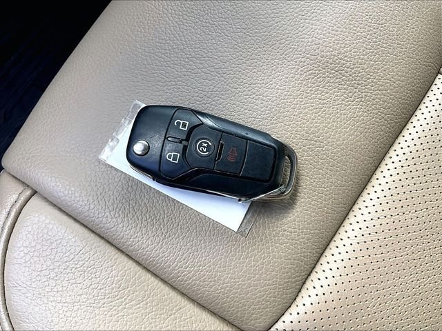 Used 2020 Blue Ford Lariat image 11