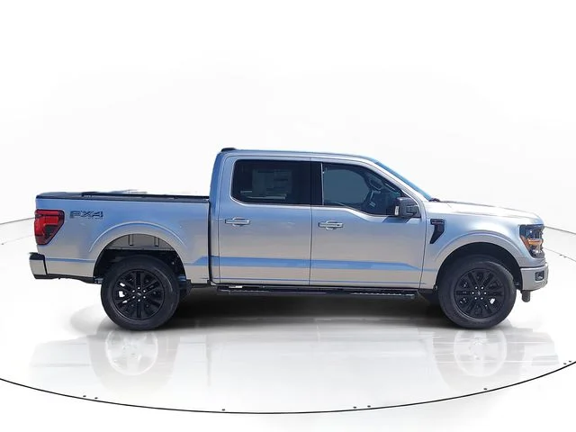 New 2026 Silver Metallic Ford XLT image 4