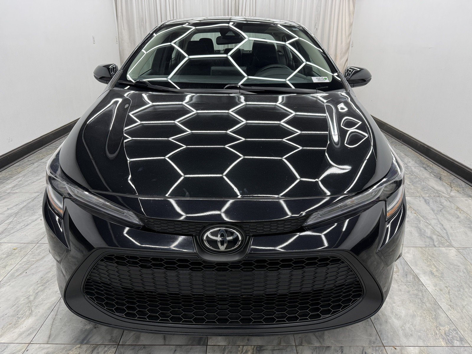 2022 Toyota Corolla LE photo 2