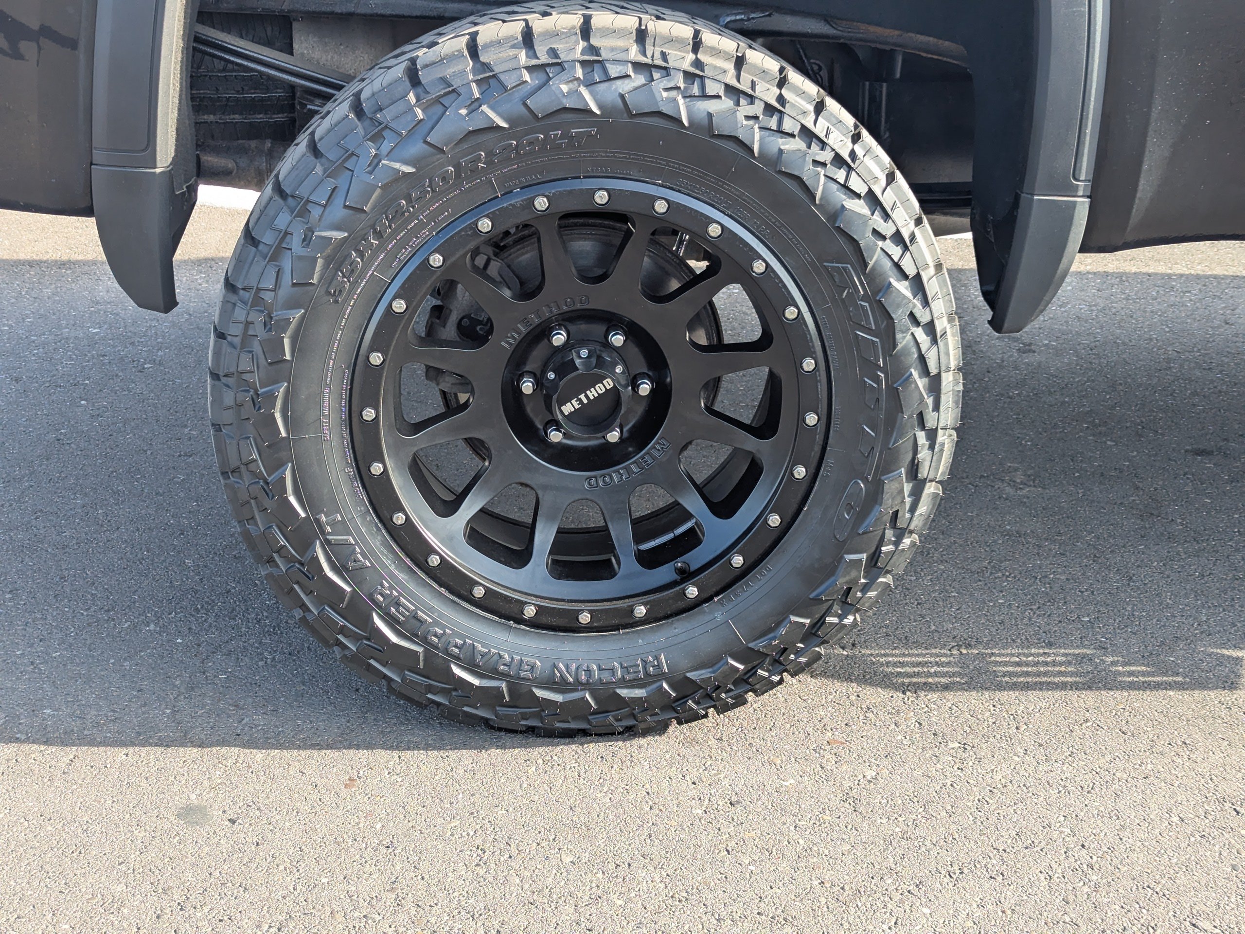Used 2020 ONYX BLACK GMC Elevation image 48