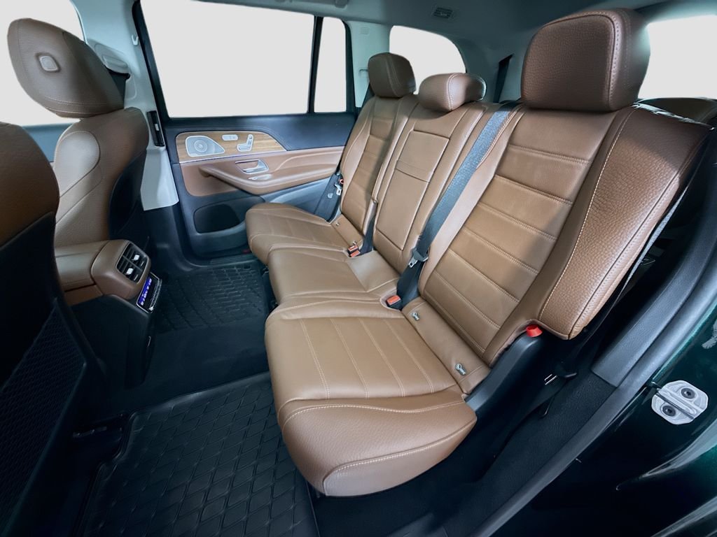 Used 2024 Green Mercedes-Benz GLS 580 image 26