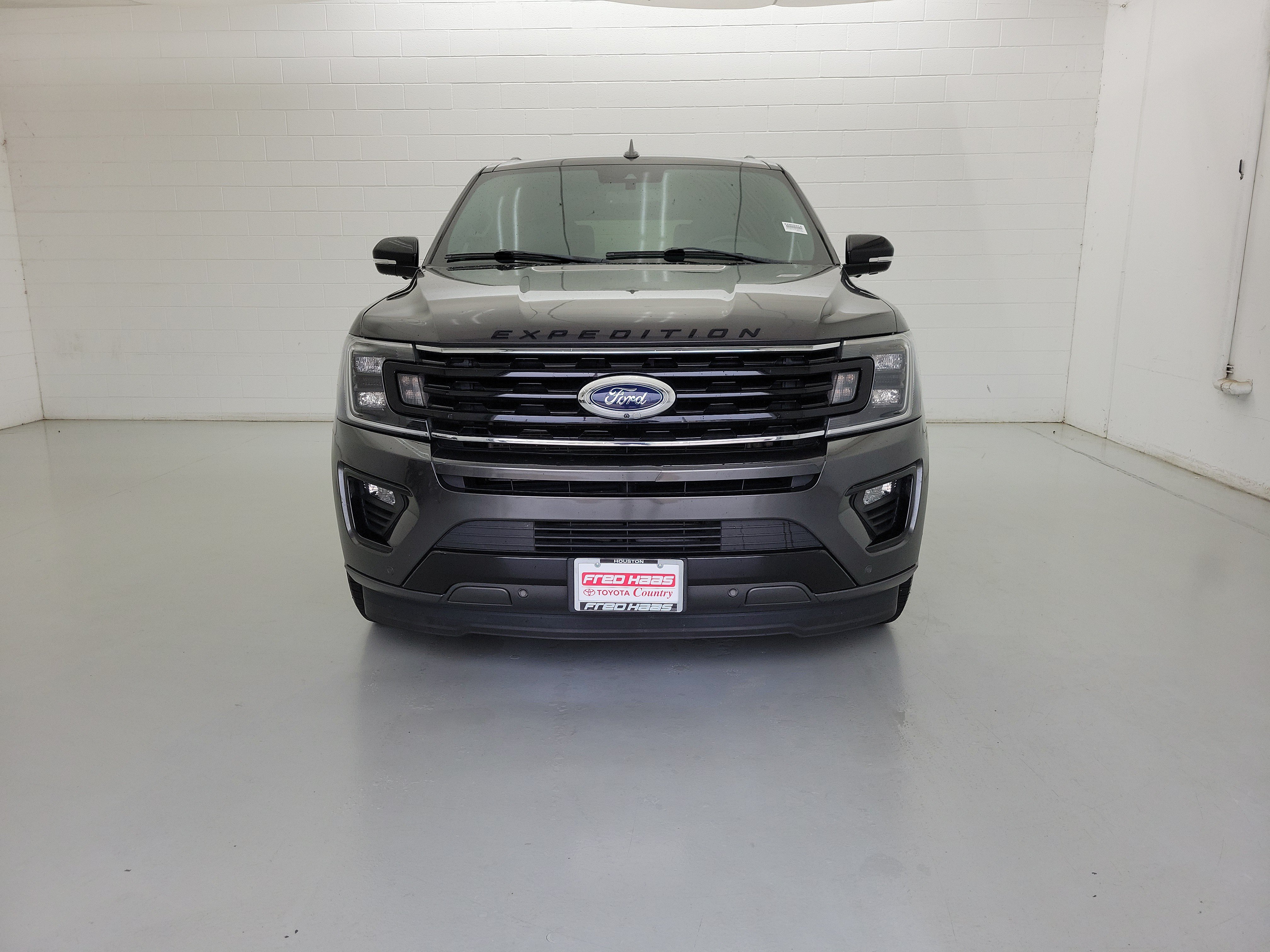 Used 2021 Magnetic Ford Limited image 3
