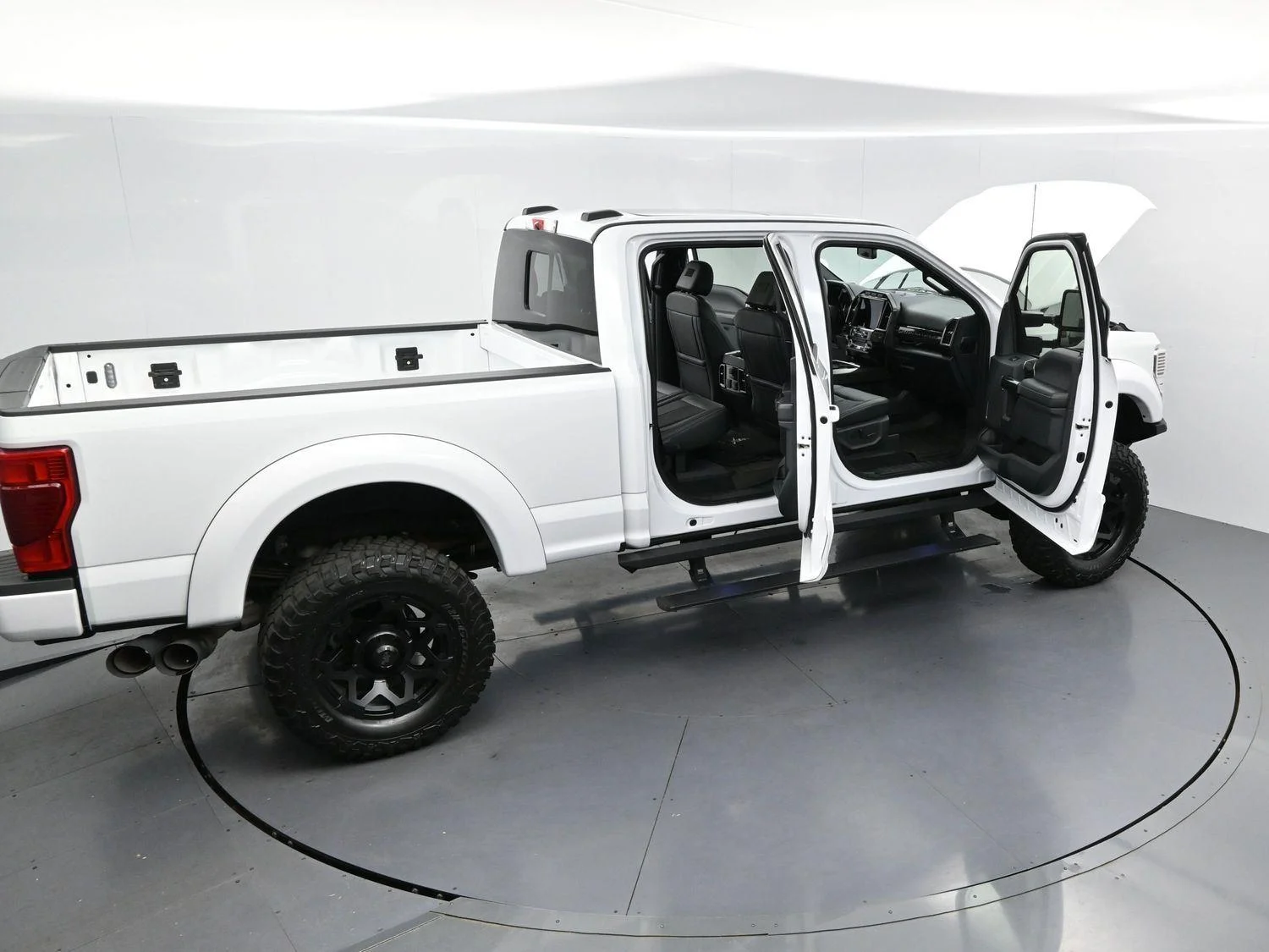 Used 2022 White Ford XL image 47