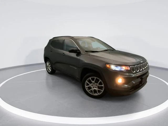 Used 2022 Gray Jeep Latitude Lux image 8