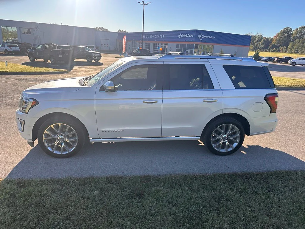 Used 2018 White Platinum Clearcoat Metallic Ford Platinum image 5