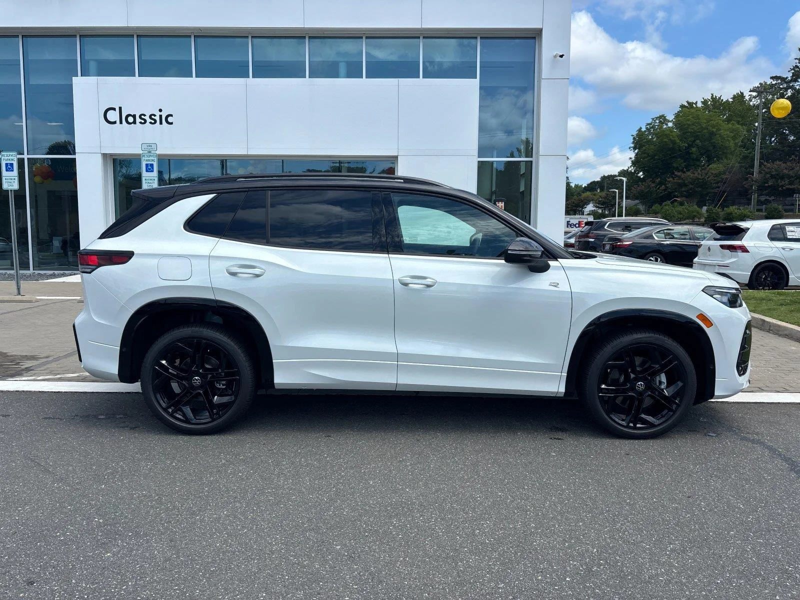 New 2026 Opal White w/Deep Black Roof Volkswagen SE R-Line Black image 6