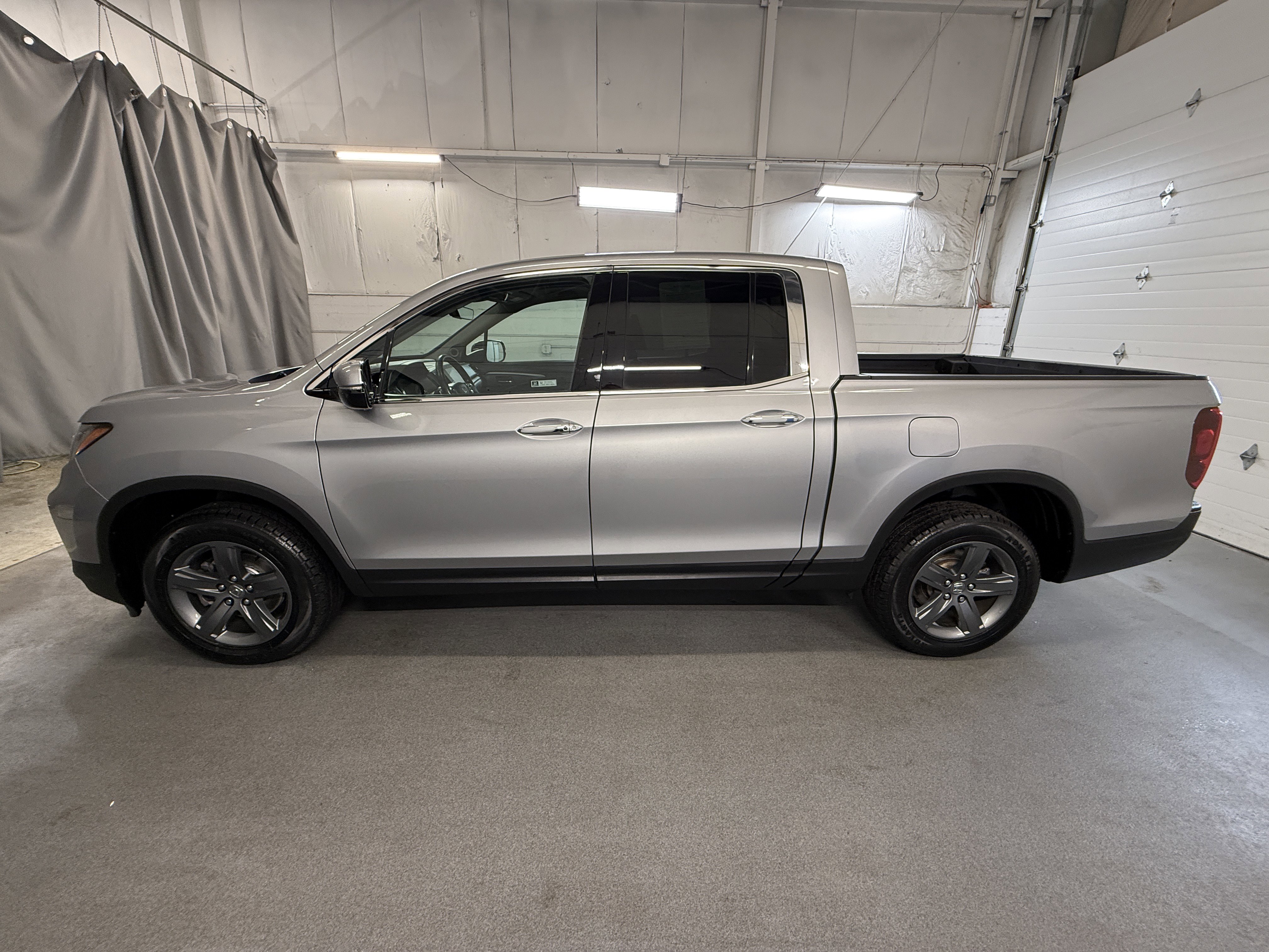 Certified Used 2023 Lunar Silver Metallic Honda RTL-E image 5