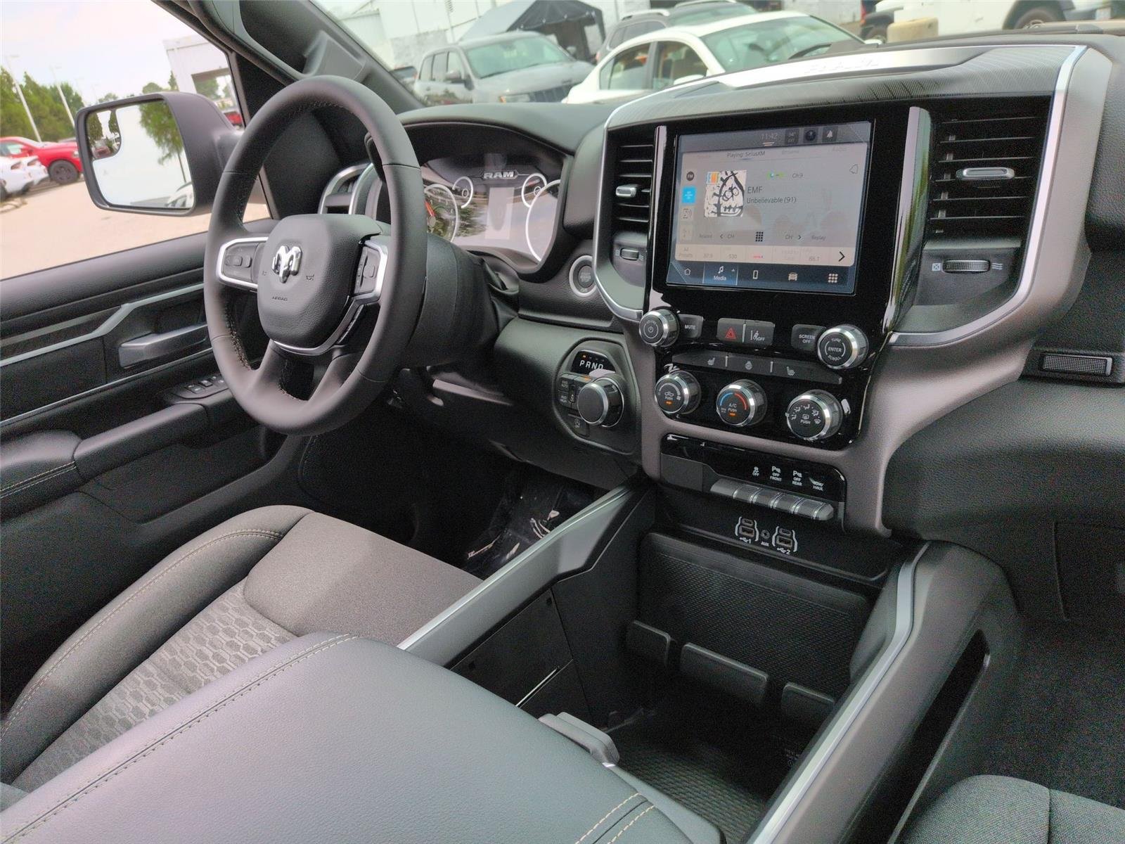 New 2026 Diamond Black Crystal Pearl-Coat Exterior Paint RAM Lone Star image 37