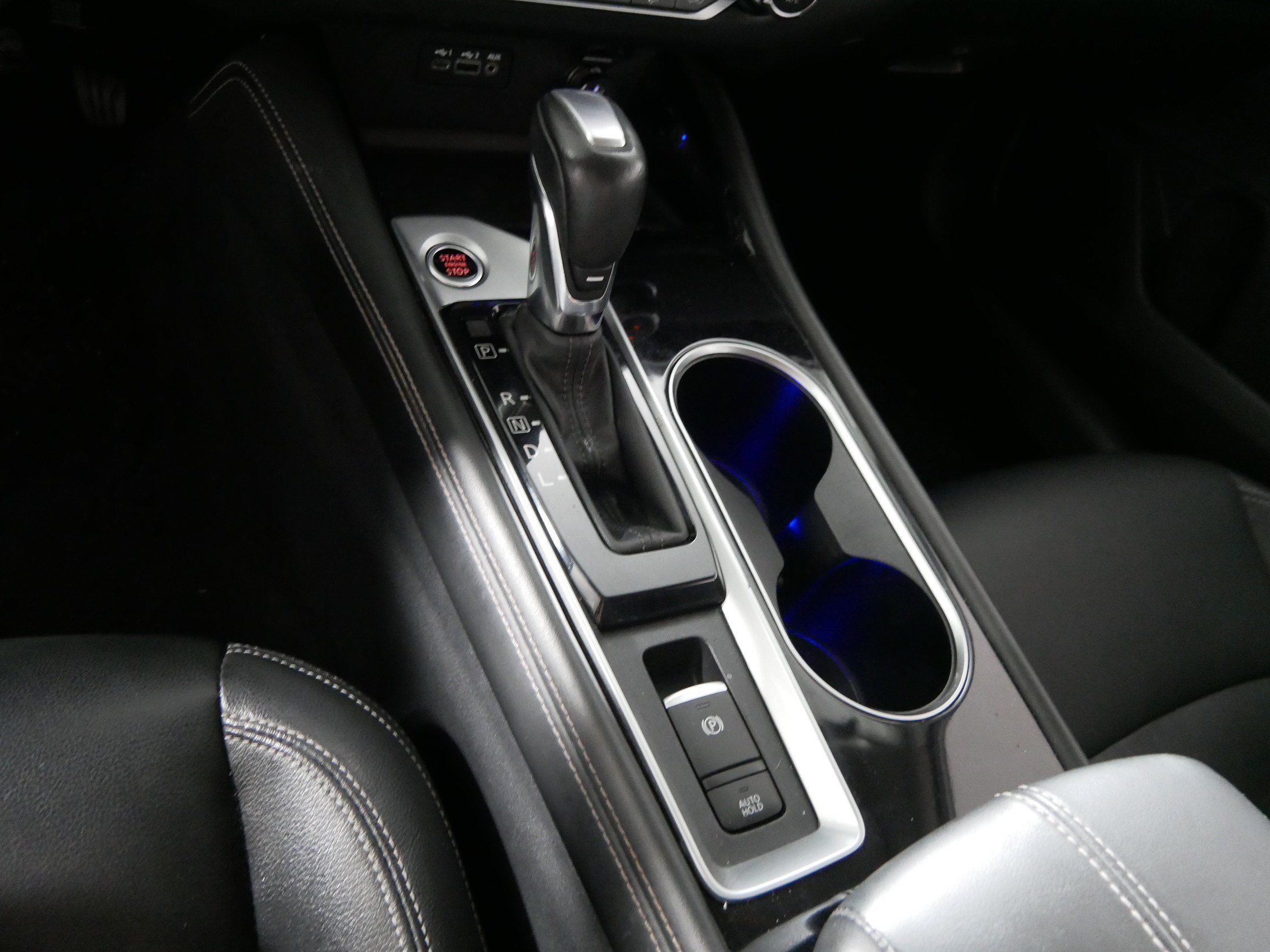 Used 2020 Super Black Nissan 2.0 Platinum image 24