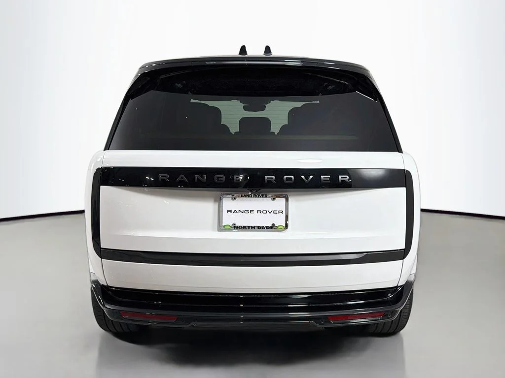 New 2026 Fuji White Land Rover SE image 6