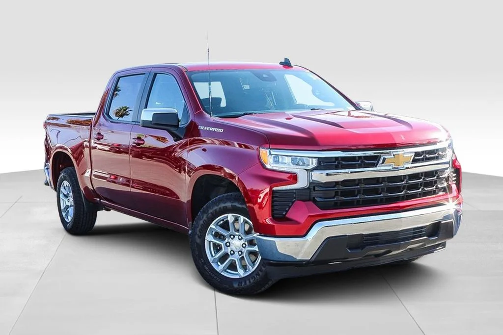 Used 2023 Red Chevrolet LT image 2