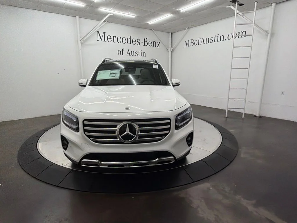 New 2026 White Mercedes-Benz GLB 250 image 2