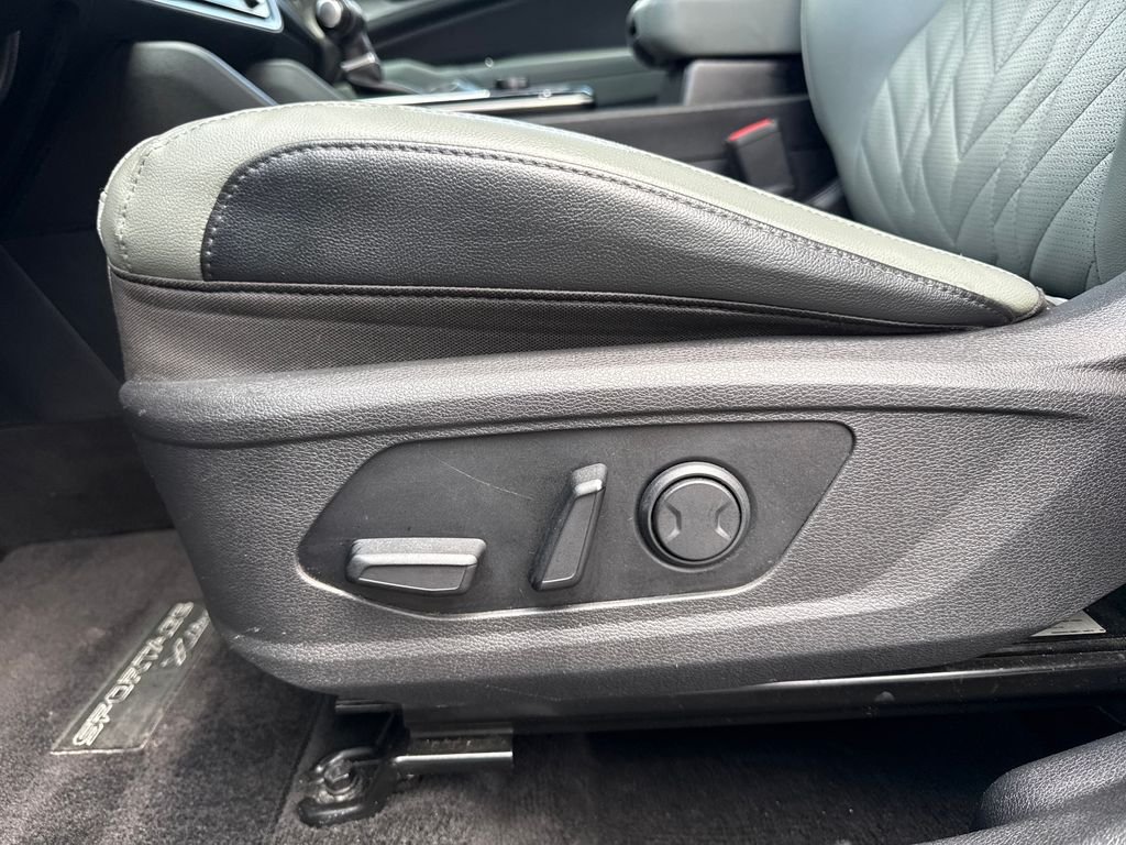 Used 2023 Black Kia X-Line image 15