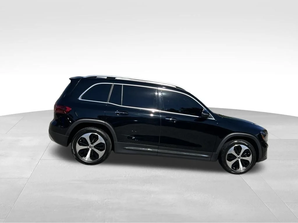 Used 2025 Black Mercedes-Benz GLB 250 image 6