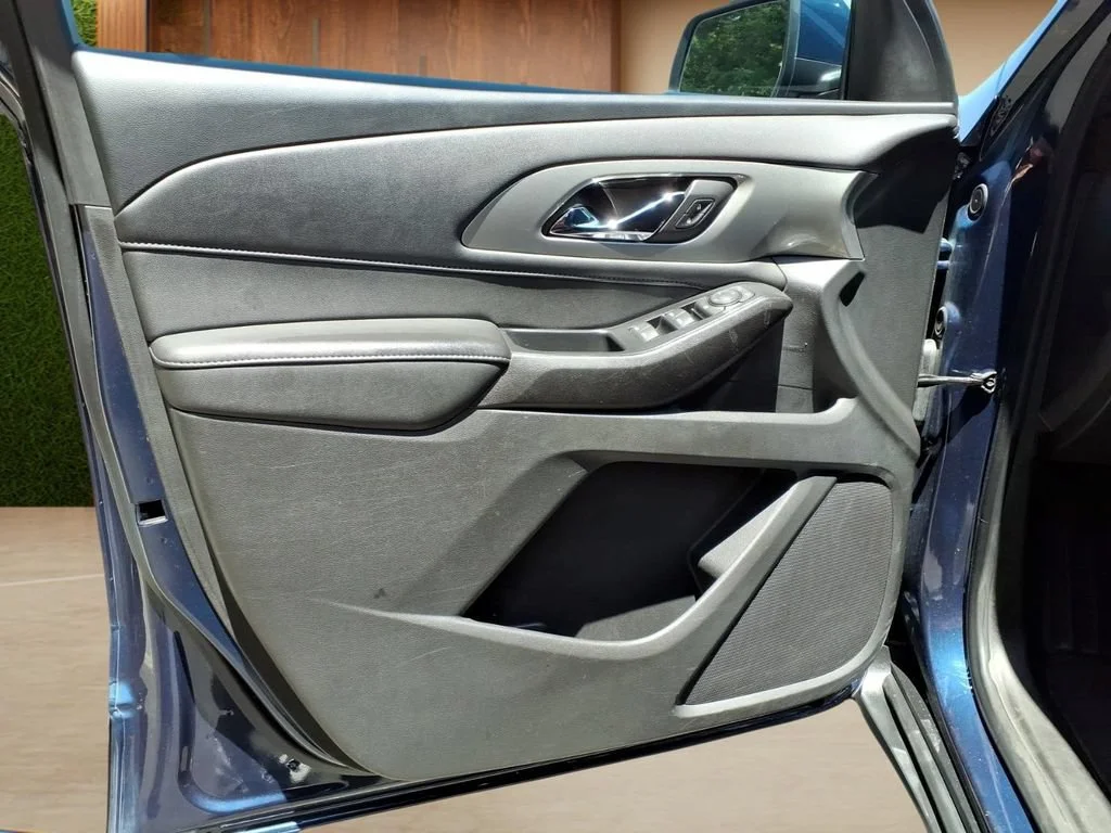 Used 2022 Northsky Blue Metallic Chevrolet LT Cloth image 19