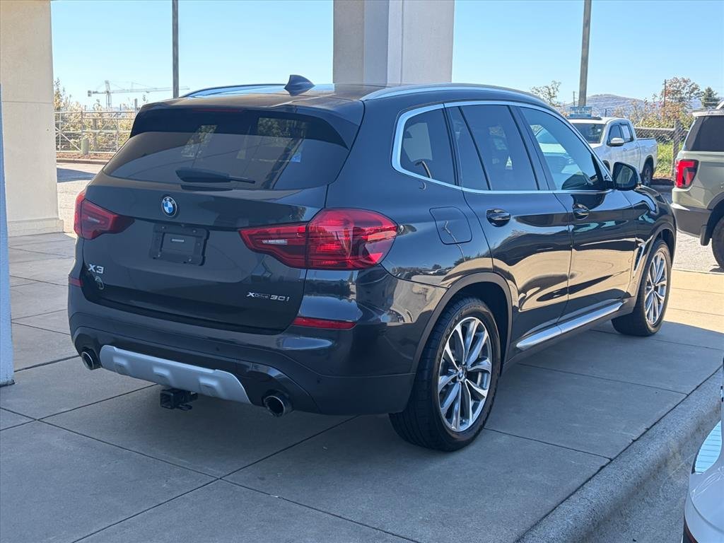 Used 2019 Dark Graphite Metallic BMW xDrive30i image 5