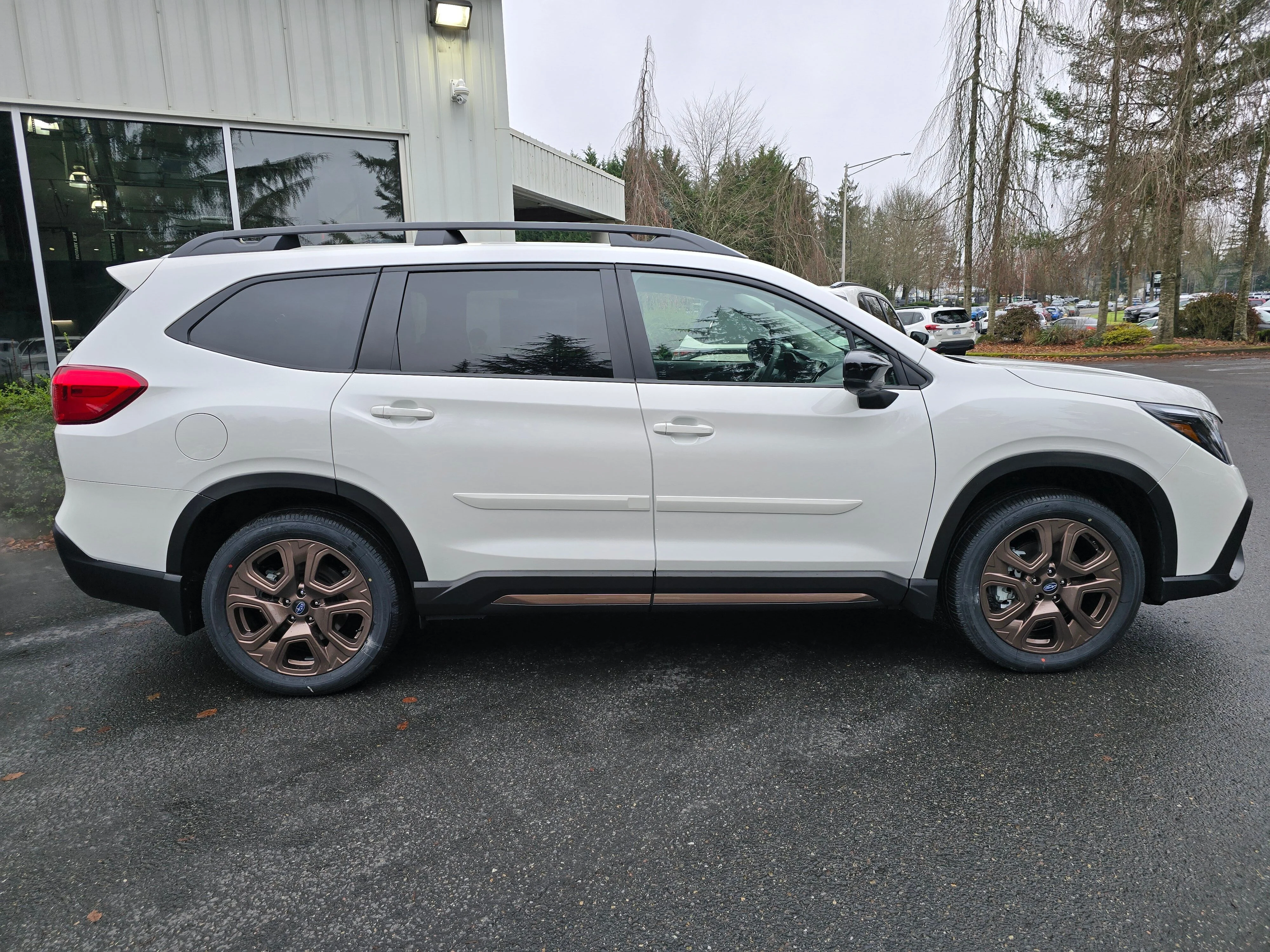 New 2026 CRYSTAL WHITE PEARL Subaru Limited Bronze Edition 7-Passenger image 3