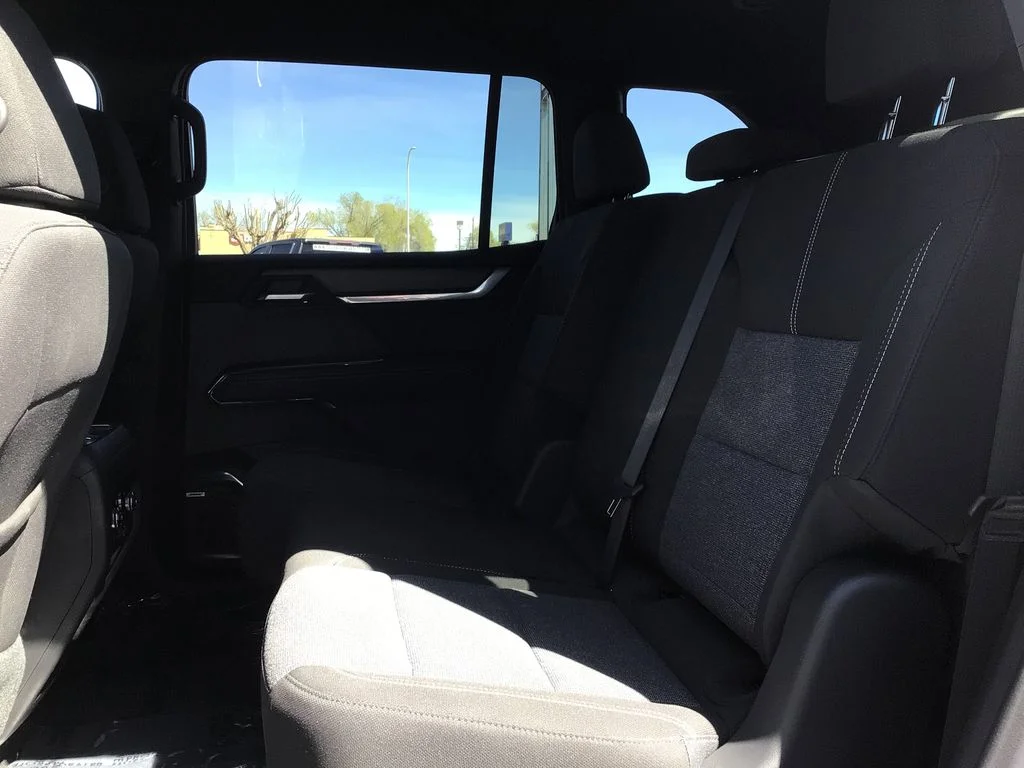 New 2025 White Frost Tricoat GMC Elevation image 8