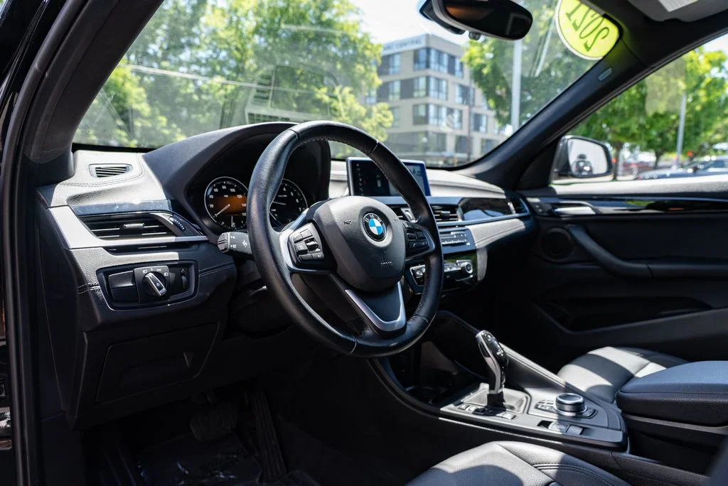 Used 2021 Black BMW xDrive28i image 23