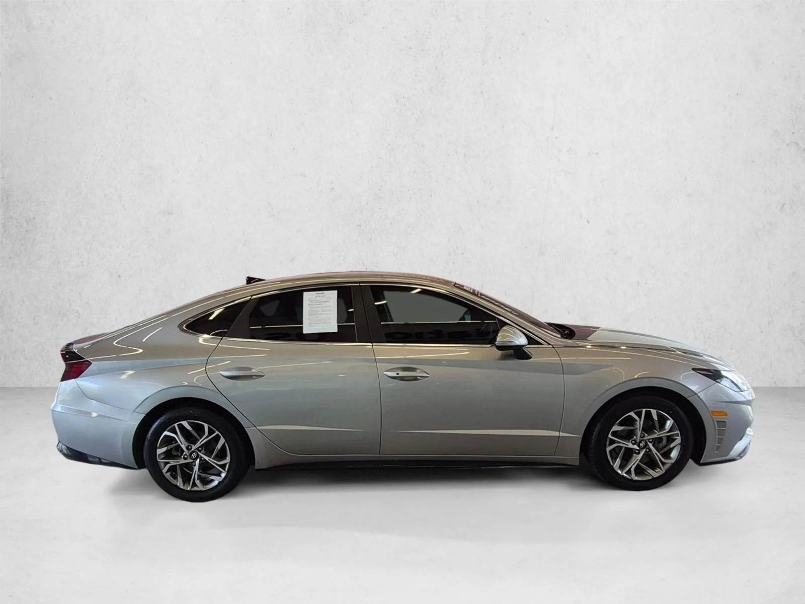 Used 2021 Shimmering Silver Pearl Hyundai SEL image 4