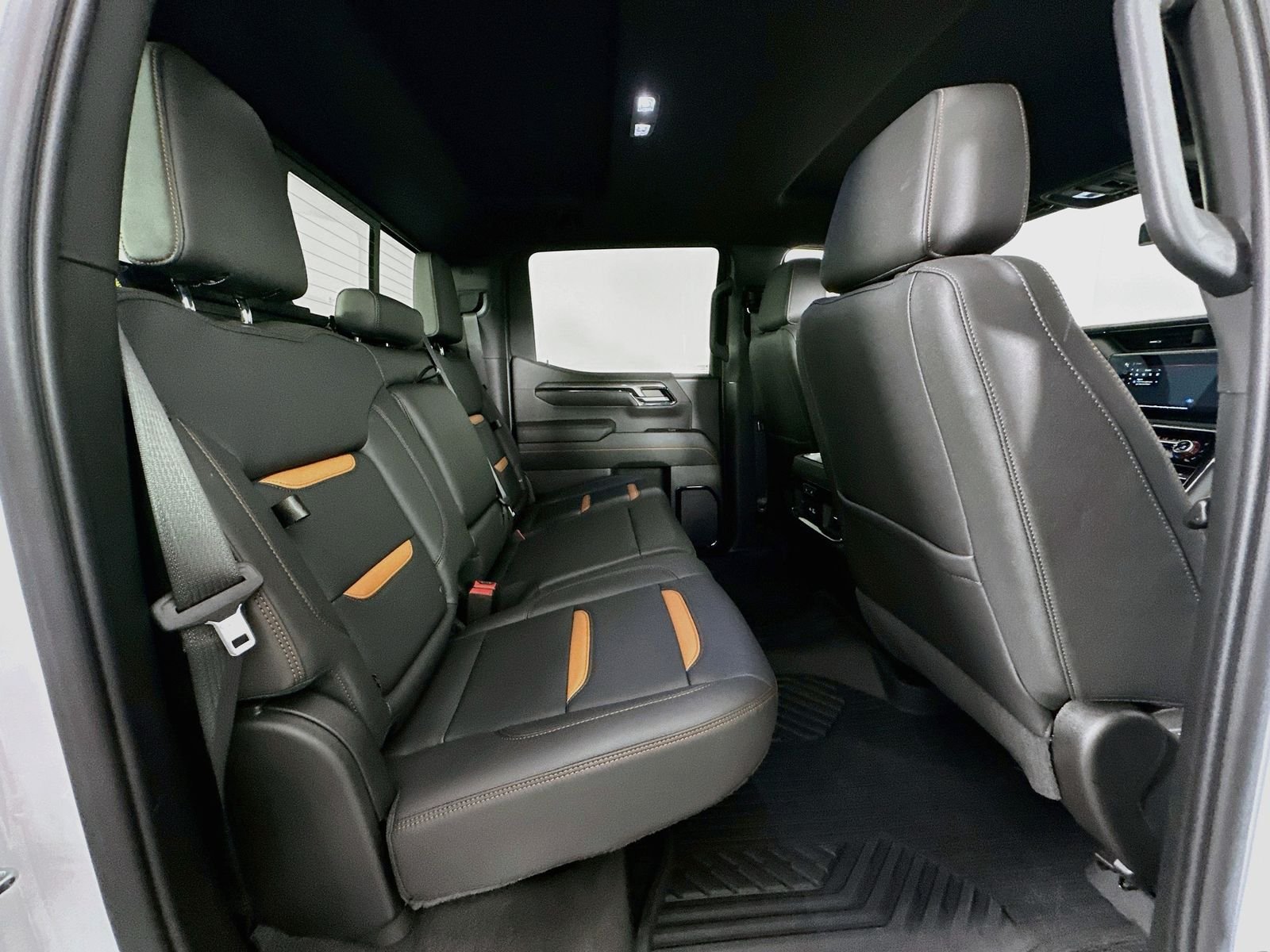 Used 2022 Summit White GMC AT4 image 28