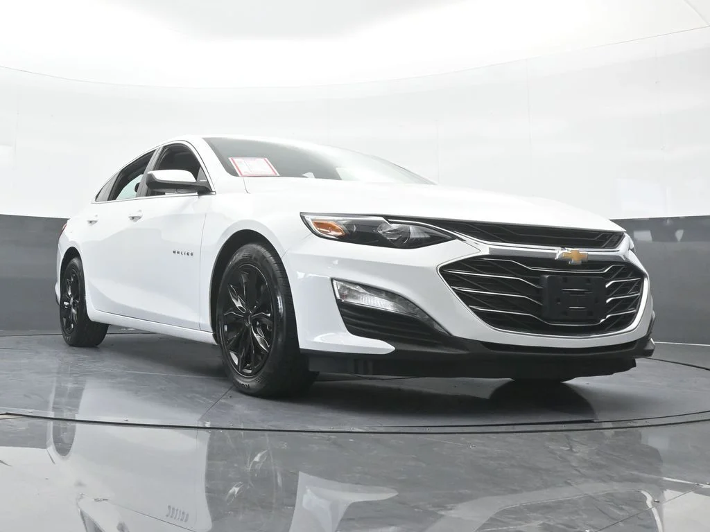 Used 2024 Summit White Chevrolet LT image 59