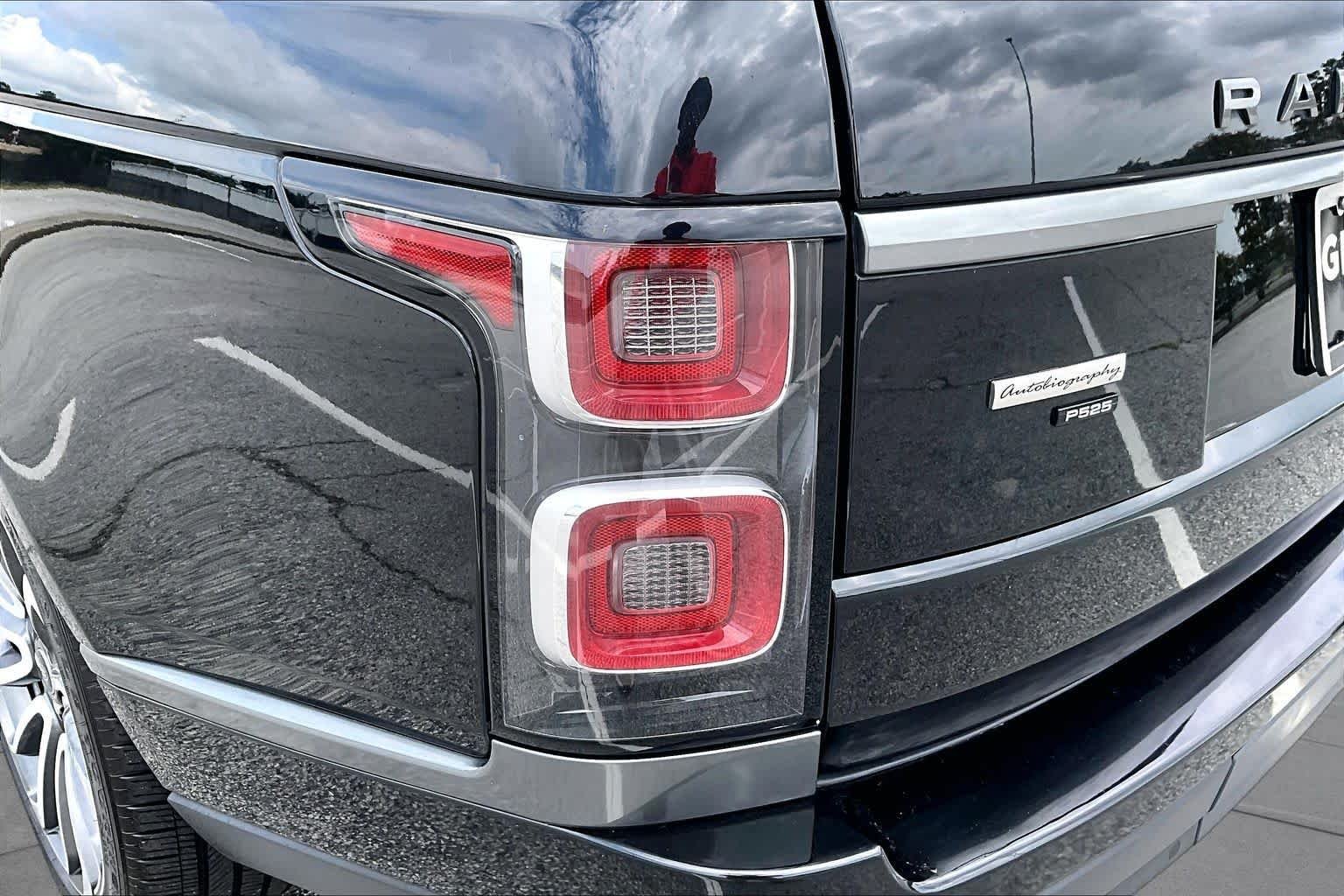Used 2020 Santorini Black Metallic Land Rover Autobiography image 29