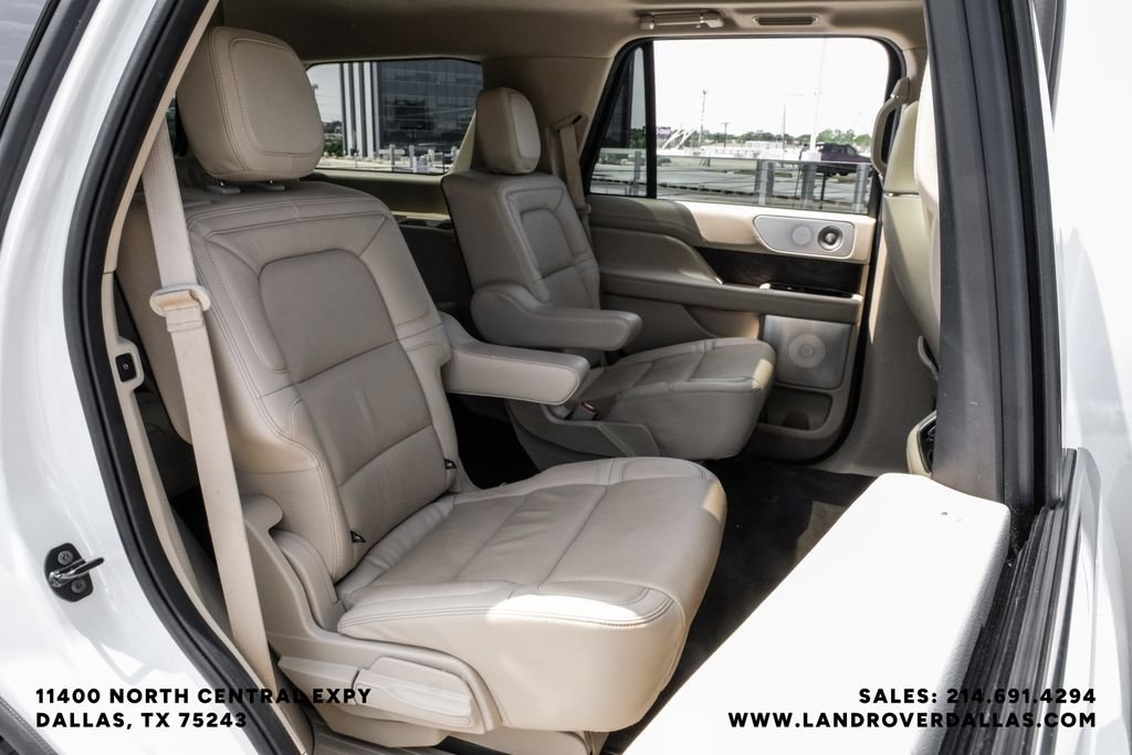 Used 2021 White Lincoln Reserve image 42