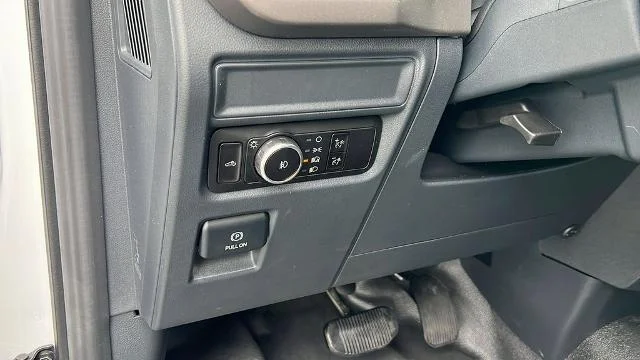 New 2026 Oxford White Ford XL image 31