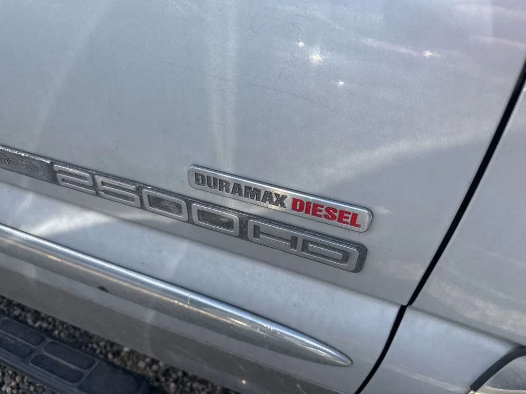Used 2005 Special Paint GMC SLT image 12
