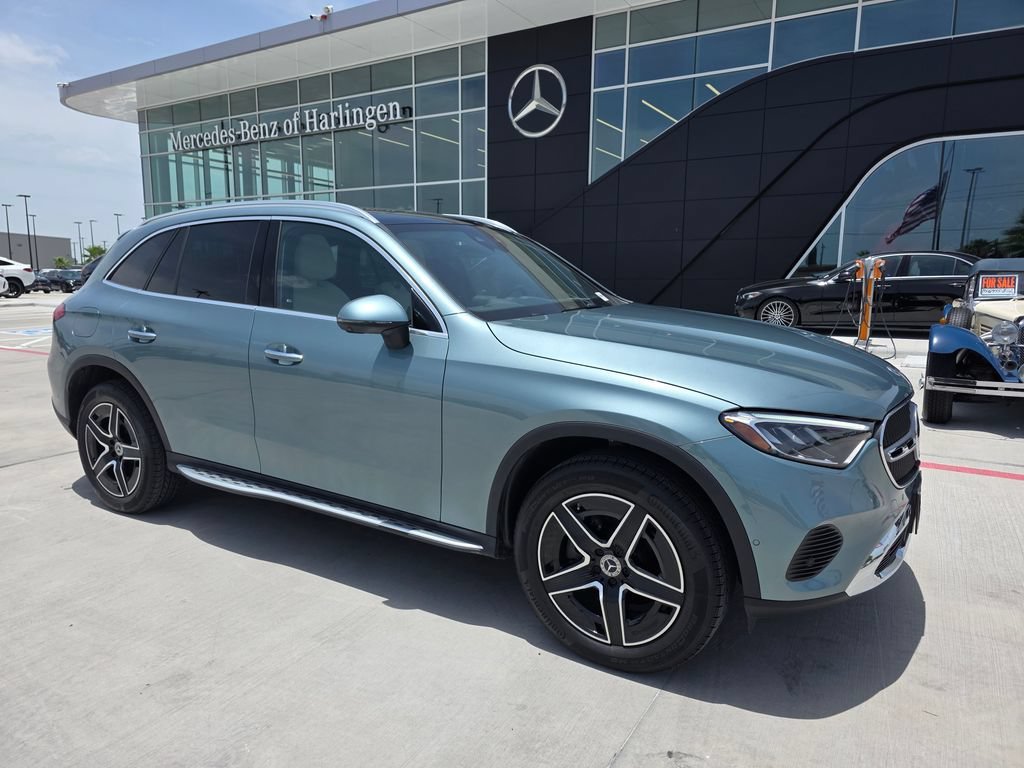 New 2026 Verde Silver Metallic Mercedes-Benz GLC 300 image 29