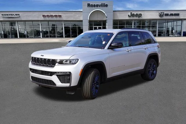 New 2026 Silver Zynith Exterior Paint Jeep Limited image 7