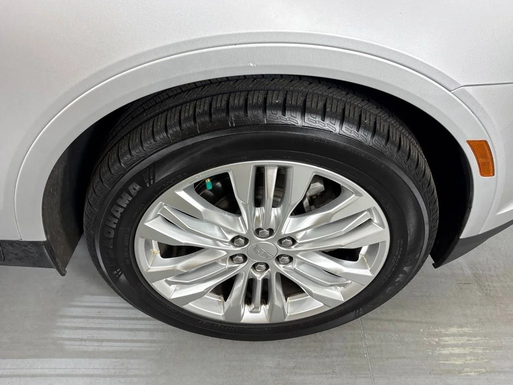 Used 2018 Silver Cadillac Premium Luxury image 14