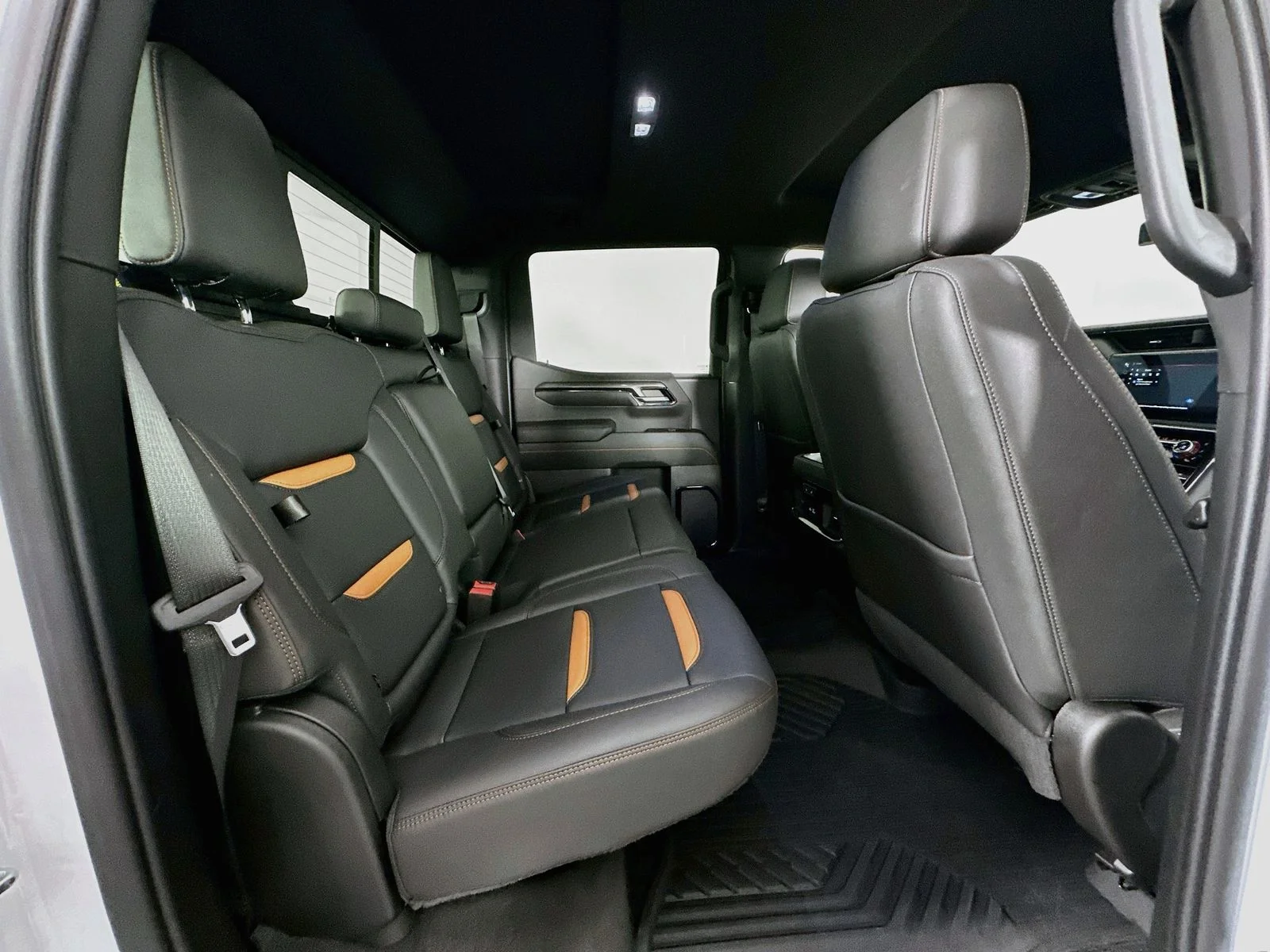 Used 2022 Summit White GMC AT4 image 28