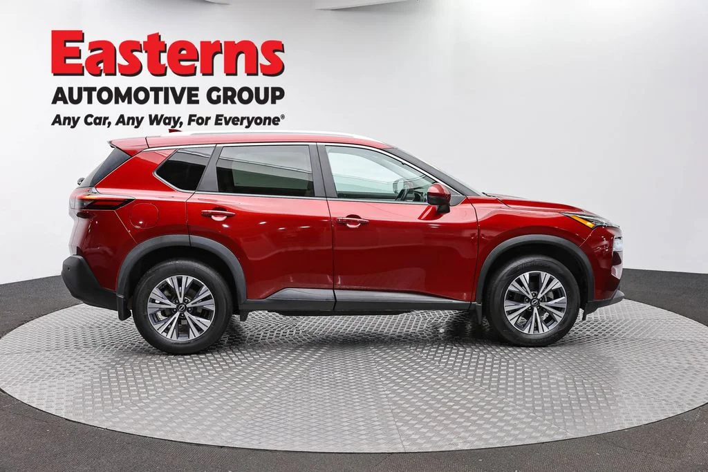 Used 2023 Red Nissan SV image 4
