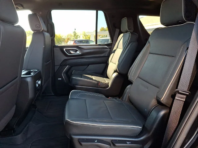 Used 2024 Black GMC SLT image 10