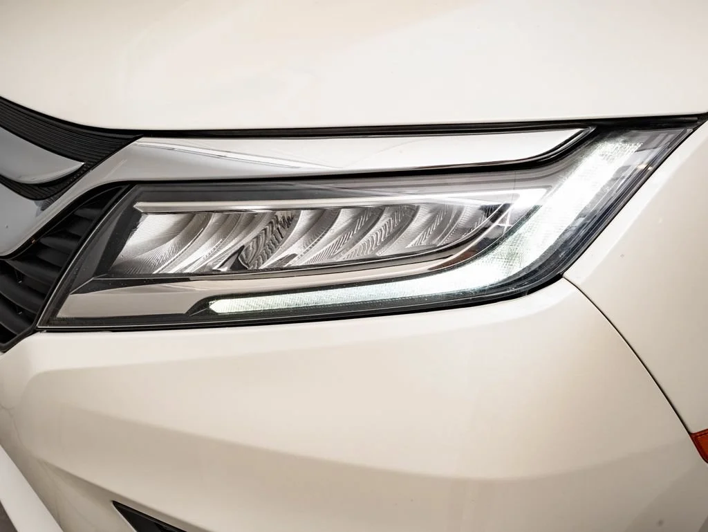 Used 2019 White Diamond Pearl Honda Elite image 15