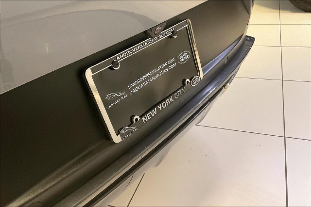 Used 2024 Eiger Grey Metallic Land Rover SE image 7