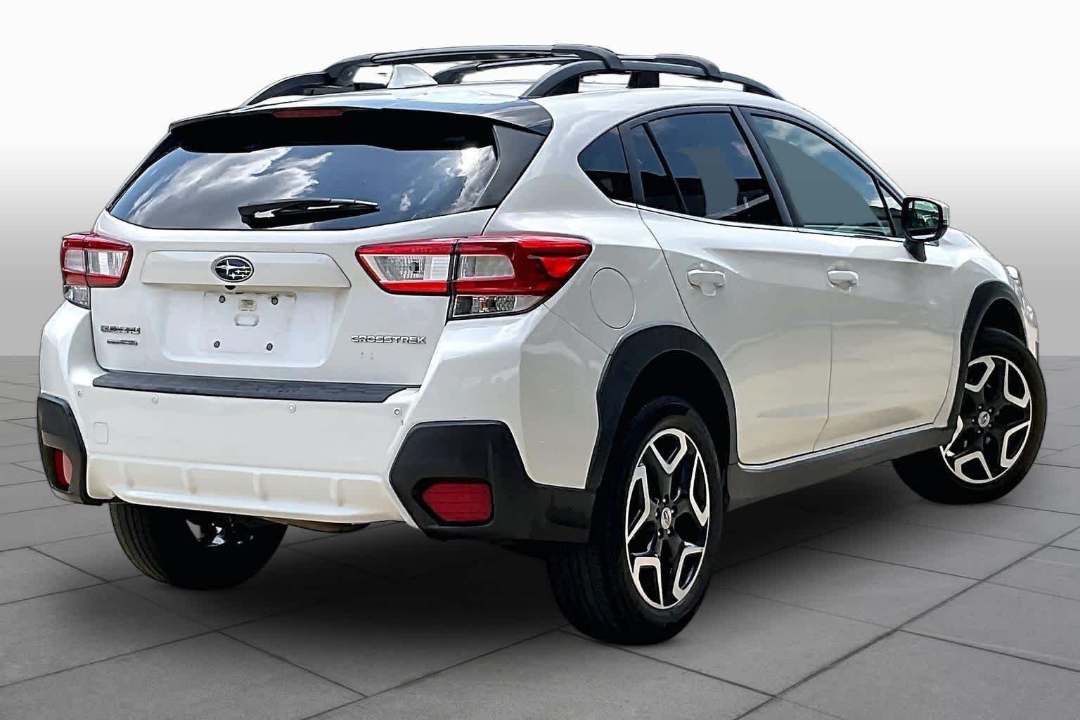Used 2018 Crystal White Pearl Subaru Limited image 12